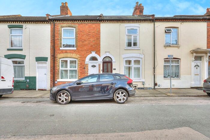 3 Bedroom Terraced House For Sale In Cloutsham Street, Northampton, NN1