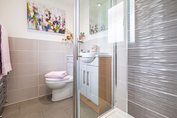 4 Bedroom Detached House For Sale In Elmers Park, Bletchley, Milton Keynes, MK3