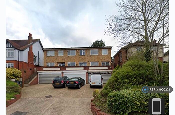 3 Bedroom Terraced House To Rent In Croydon Road, Caterham, CR3