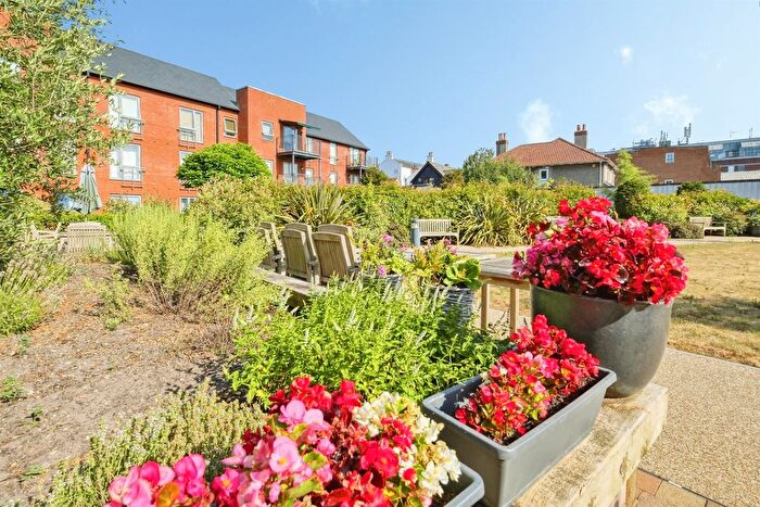 2 Bedroom Flat For Sale In Monument Place, Salisbury, SP1