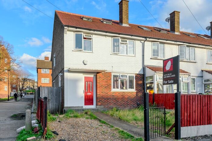 5 Bedroom Semi-Detached House To Rent In Longbridge Way, London, SE13