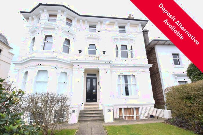 2 Bedroom Flat To Rent In Mount Ephraim, Tunbridge Wells, Kent, TN4