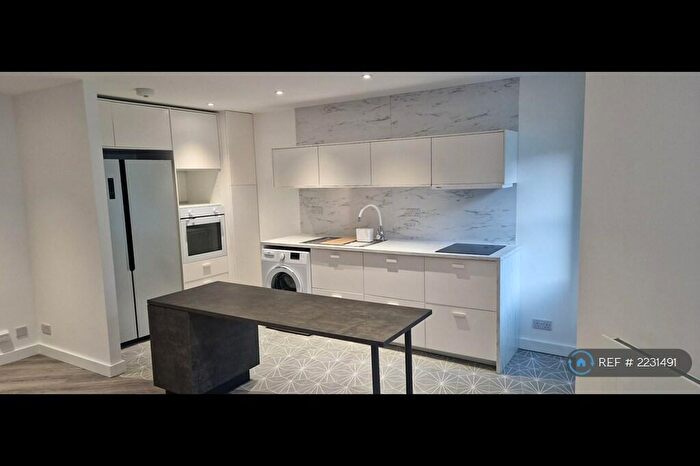 2 Bedroom Flat To Rent In Reeves Way, South Woodham Ferrers, Chelmsford, CM3