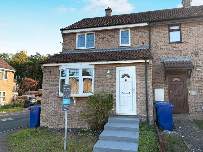 3 Bedroom Semi Detached House For Sale In Spruce Drive, Brandon, IP27