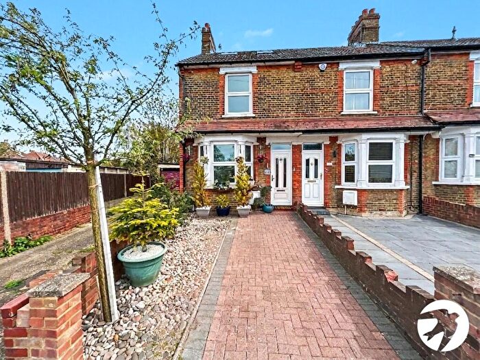 3 Bedroom End Of Terrace House For Sale In Woodside Road, Sidcup, DA15