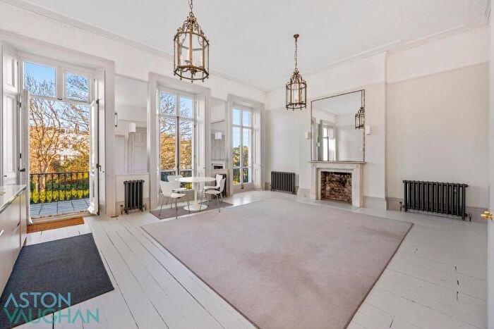 1 Bedroom Apartment To Rent In Sussex Square, Brighton, BN2