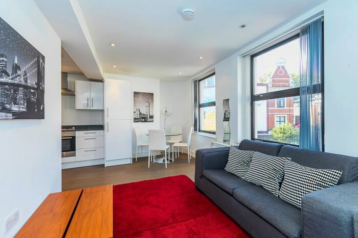 2 Bedroom Flat To Rent In Old Street, Shoreditch, EC1V