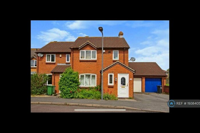 3 Bedroom Semi-Detached House To Rent In Winsbury Way, Bradley Stoke, Bristol, BS32