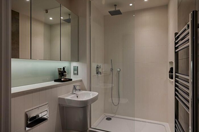 3 Bedroom Flat To Rent In Flat, Swan Street, Manchester, Greater Manchester, M4