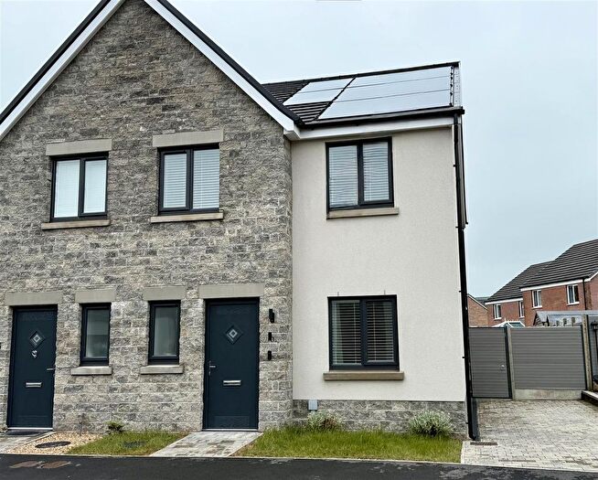 3 Bedroom Semi-Detached House For Sale In Maes Y Teirw, Carmarthen, SA31