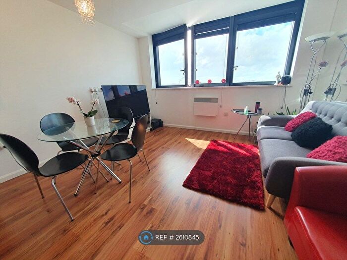 1 Bedroom Flat To Rent In Mann Island, Liverpool, L3