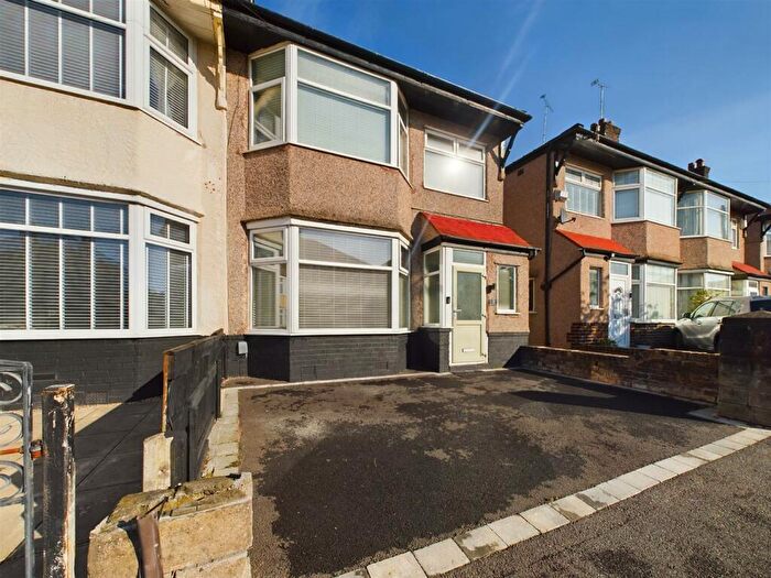 3 Bedroom Semi-Detached House To Rent In Gainsborough Road, Wallasey, CH45