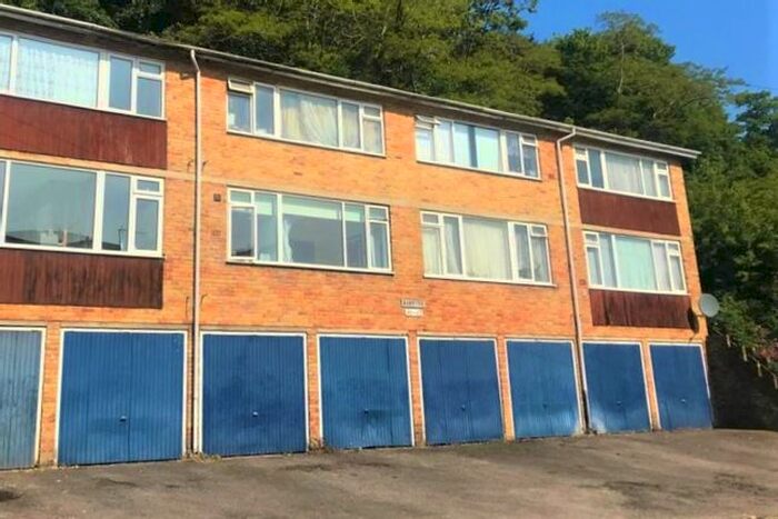 1 Bedroom Flat To Rent In Garlands Road, Redhill, RH1