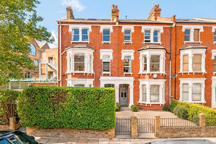 3 Bedroom Flat For Sale In Saltram Crescent, Maida Vale, W9