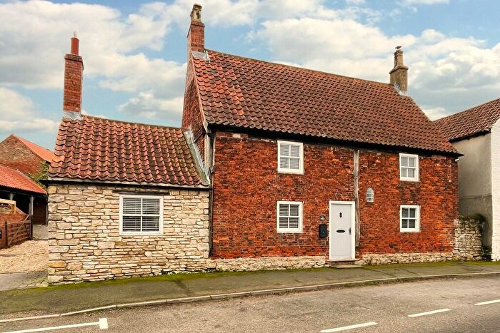 2 Bedroom Cottage For Sale In Yews Farmhouse, DN11
