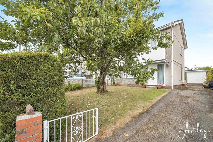 3 Bedroom Semi-Detached House For Sale In Three Cliffs Drive, Southgate, Swansea, SA3