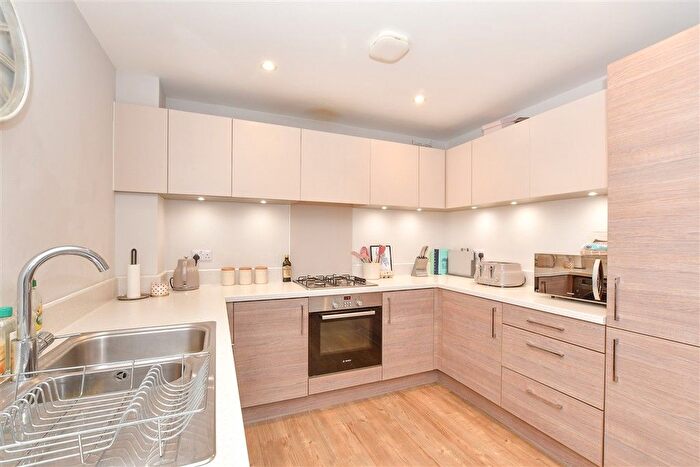 3 Bedroom Semi-detached House For Sale In Augustine Drive, Finberry, Ashford, Kent, TN25