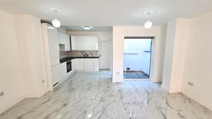 1 Bedroom Maisonette To Rent In Stroud Green Rd, Finsbury Park, N4