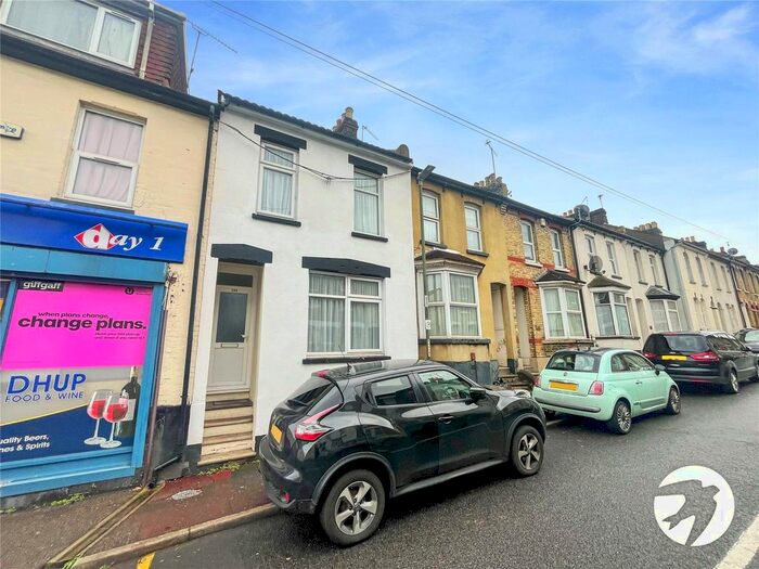 3 Bedroom Terraced House To Rent In Dale Street, Chatham, Kent, ME4
