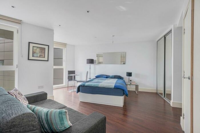 Studio To Rent In Waterlow Court, Queensland Terrace, Islington, N7