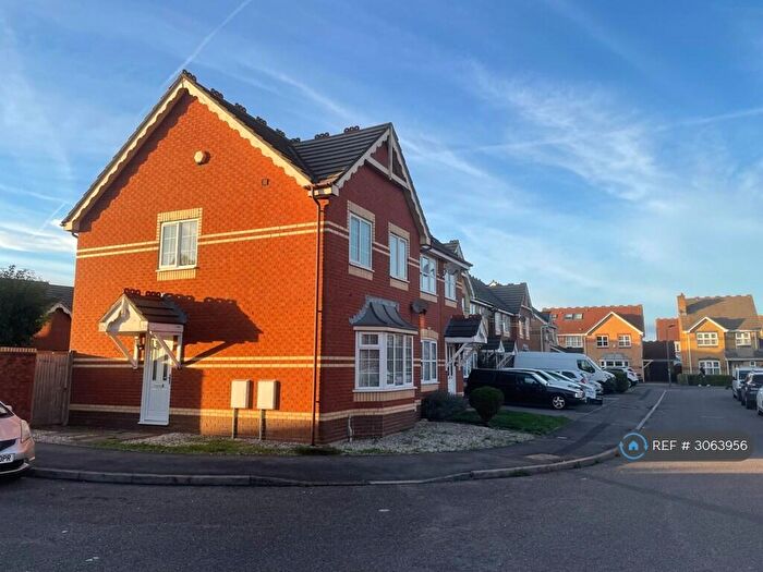 3 Bedroom Semi-Detached House To Rent In Rosemary Close, Bristol, BS32