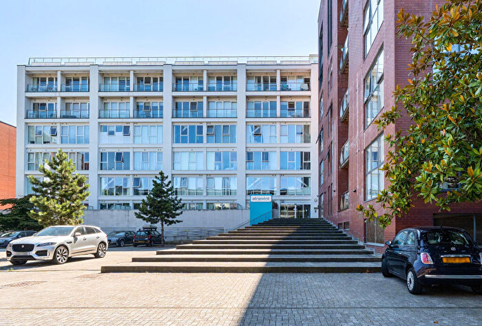 1 Bedroom Apartment For Sale In Skypark Road, Bristol, Somerset, BS3