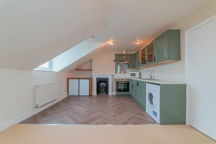 1 Bedroom Flat To Rent In Somerset Road, Barnet, EN5