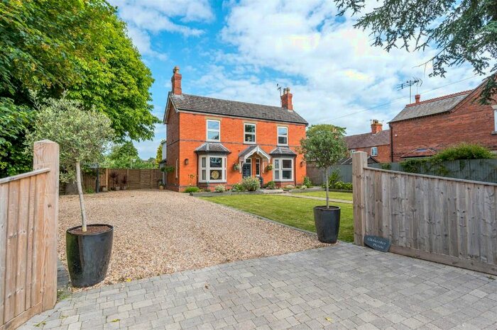 5 Bedroom Detached House For Sale In Main Street, Mareham-Le-Fen, PE22