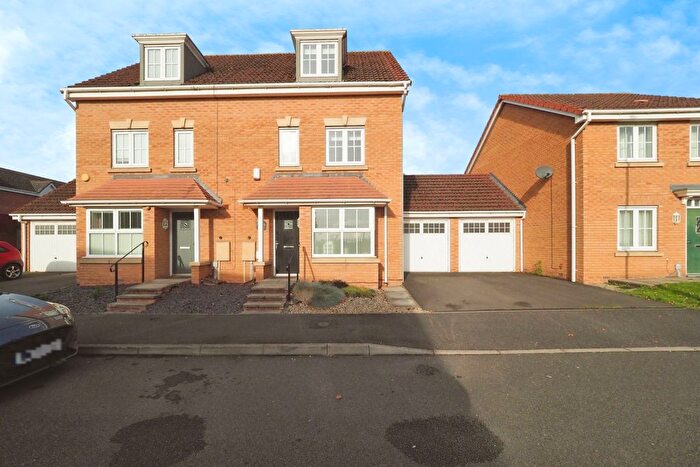 4 Bedroom Town House For Sale In Creamery Close, Nottingham, NG8