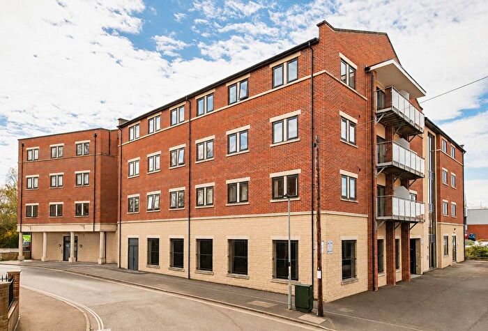 2 Bedroom Flat For Sale In Court Street, Trowbridge, BA14