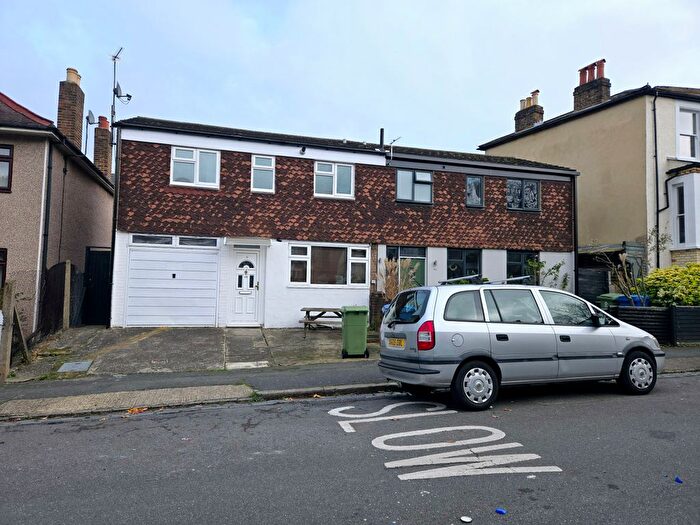 3 Bedroom Semi-Detached House To Rent In Barforth Road, London, SE15