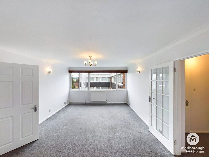 2 Bedroom Property To Rent In Romford Road, Chigwell, Essex, IG7