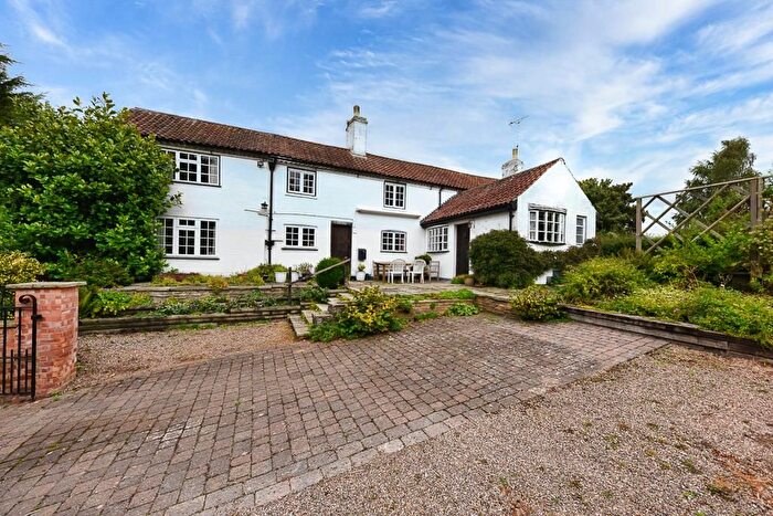 4 Bedroom Cottage For Sale In Red Lane, Lowdham, Nottingham, NG14