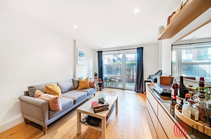 1 Bedroom Apartment To Rent In Tiltman Place, Finsbury Park, N7