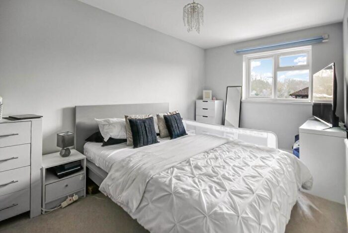 2 Bedroom Apartment To Rent In Worlds End Hill, Bracknell, RG12