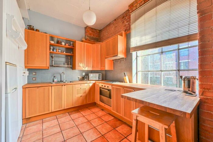 1 Bedroom Flat To Rent In Colemans Wharf, Poplar, London, E14