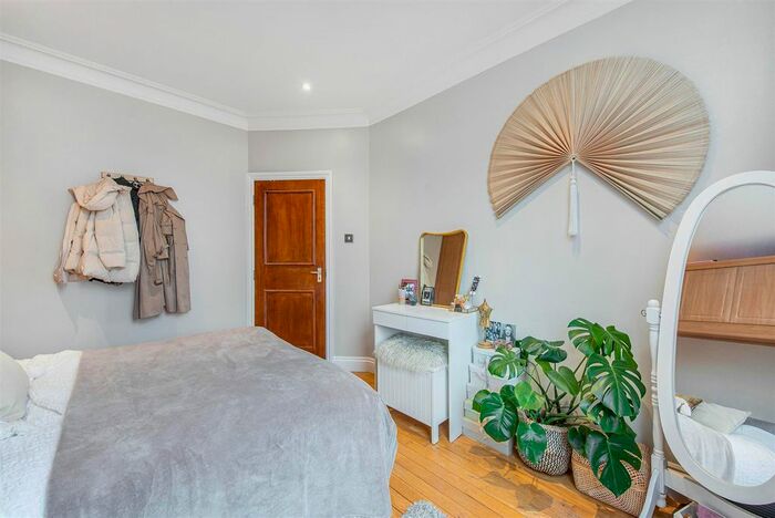 1 Bedroom Flat To Rent In Wray Crescent, Finsbury Park, N4