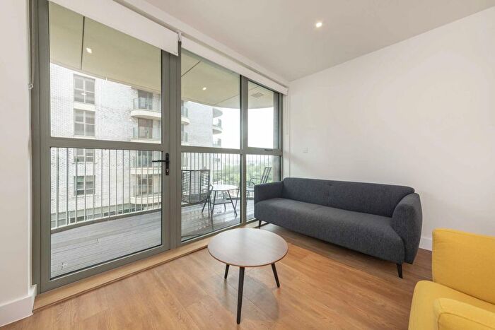 2 Bedroom Flat To Rent In Green Street, Willesden Junction, NW10