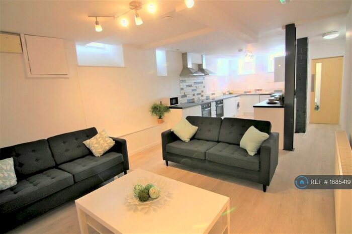 7 Bedroom Flat To Rent In Trafalgar Street, Sheffield, S1