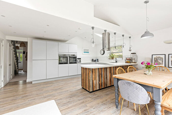 3 Bedroom Detached House For Sale In Birdham Road, Chichester, PO19