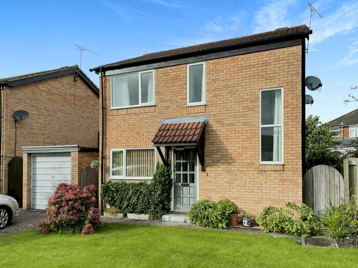 3 Bedroom Detached House For Sale In Smithy Pathway, Chester, Cheshire, CH4