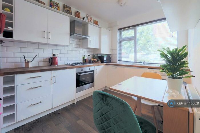 3 Bedroom Flat To Rent In Poplar Grove, Wembley Park, HA9