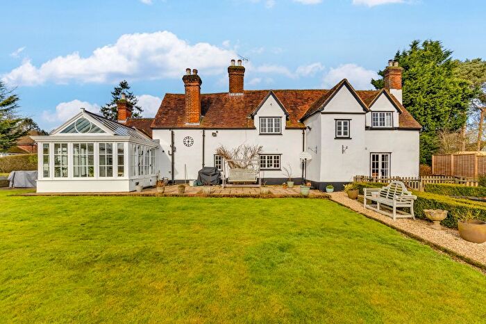 4 Bedroom Detached House For Sale In Danesbury Park Road, Welwyn, Hertfordshire, AL6