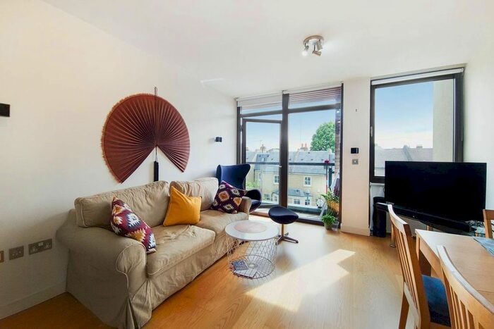 2 Bedroom Flat To Rent In Union Park, Greenwich, London, SE10