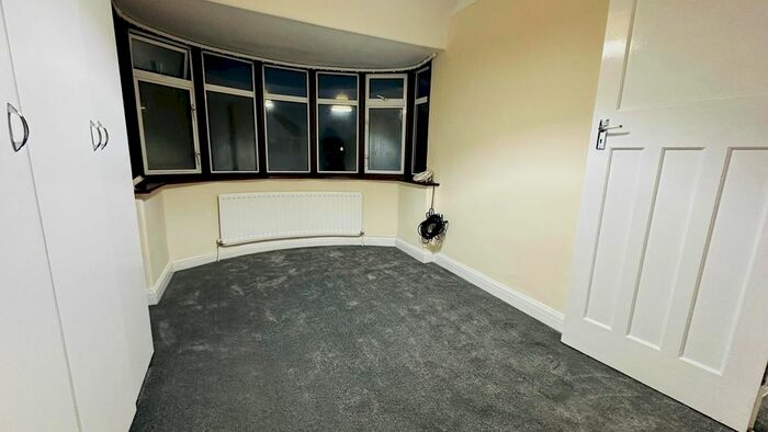 3 Bedroom Semi-Detached House To Rent In Rockford Avenue, Greenford, UB6