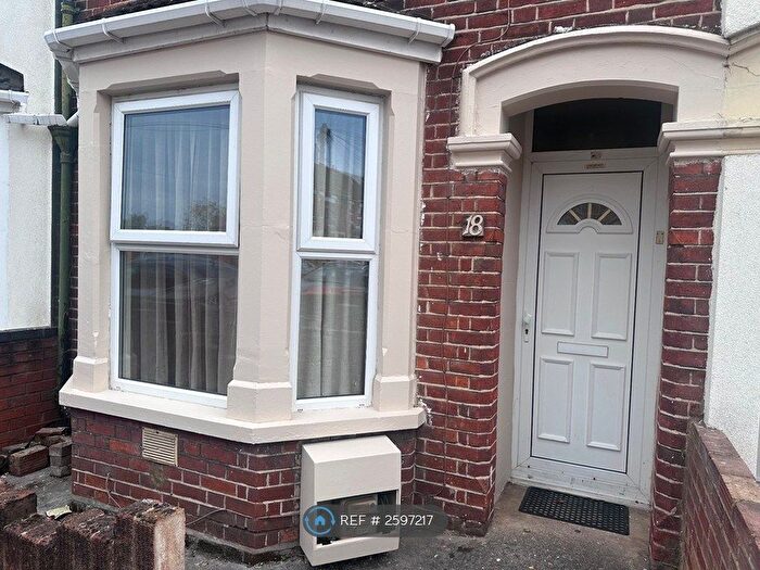 3 Bedroom Terraced House To Rent In Lawrence Street, Bedford, MK40