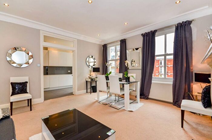 2 Bedroom Flat To Rent In Kensington Court, Kensington, London, W8