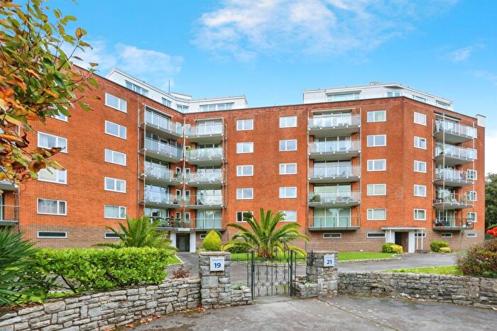 3 Bedroom Maisonette For Sale In West Cliff Road, Bournemouth, BH4