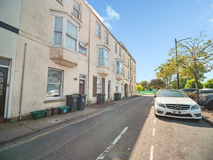 1 Bedroom Flat For Sale In Wooperton Street, Weymouth, Dorset, DT4
