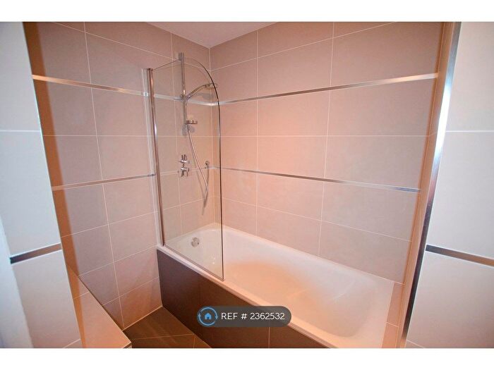 1 Bedroom Flat To Rent In Courtfield Gardens, London, W13